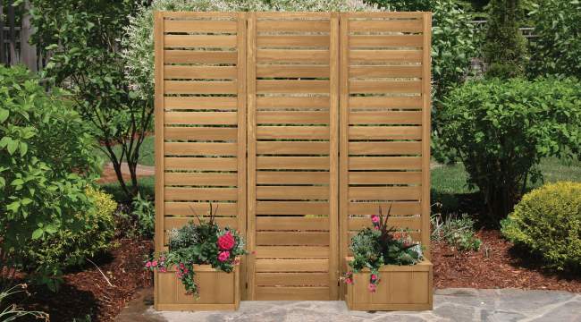 Yardistry Fusion Privacy Screen (YM11703) This privacy screen will give you the security that you need when you relax on your backyard area.. 