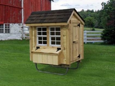 PROTECT YOUR CHICKENS FROM THE BITTER WIND WITH OUR EZ-FIT CHICKEN COOPS!